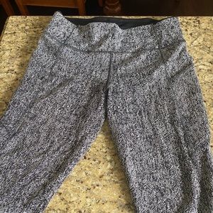 LULULEMON cropped leggings
